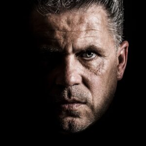 マッチングアプリで男性がサングラスを使った写真は効果的なのか？